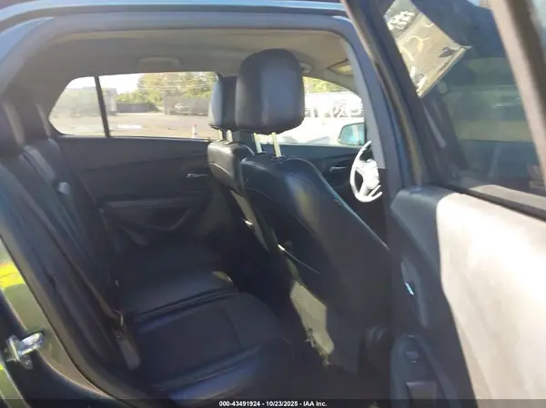 KL7CJPSM4NB503137 2022 CHEVROLET TRAX - Image 8