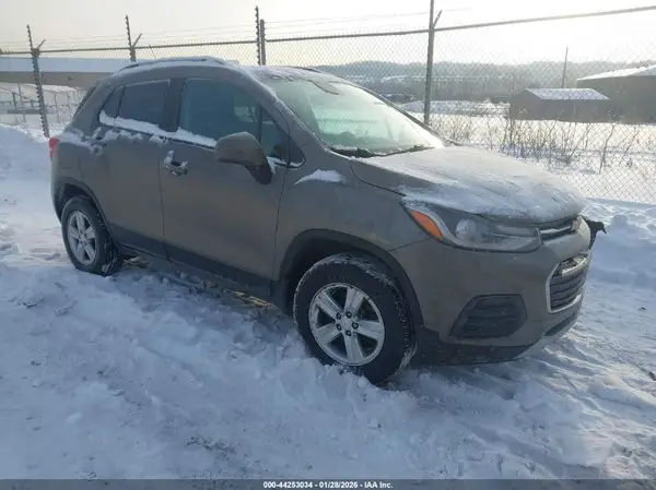 KL7CJPSM4NB505390 2022 CHEVROLET TRAX - Image 1