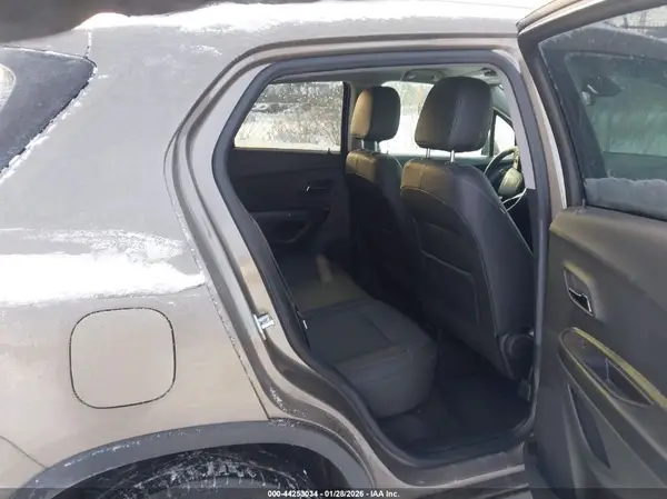 KL7CJPSM4NB505390 2022 CHEVROLET TRAX - Image 8