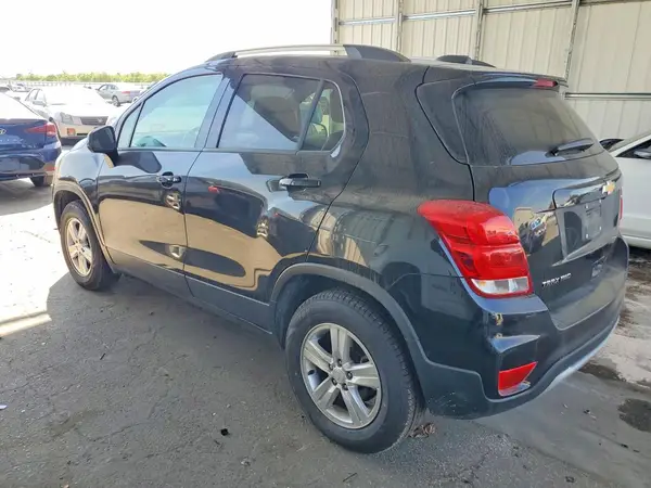 KL7CJPSM4NB518026 2022 CHEVROLET TRAX - Image 2