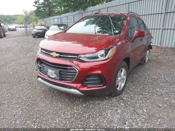 KL7CJPSM4NB528958 2022 CHEVROLET TRAX - Image 2