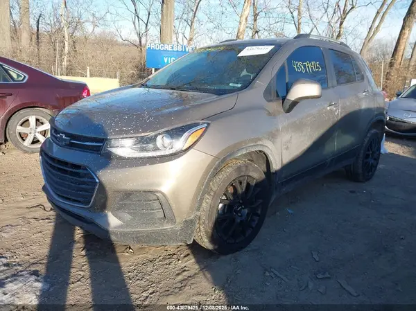 KL7CJPSM4NB529995 2022 CHEVROLET TRAX - Image 2