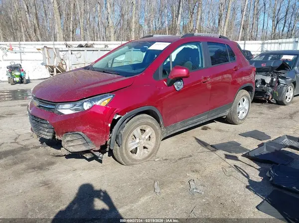 KL7CJPSM4NB532265 2022 CHEVROLET TRAX - Image 2