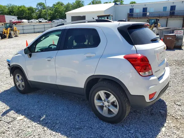 KL7CJPSM4NB533271 2022 CHEVROLET TRAX - Image 2