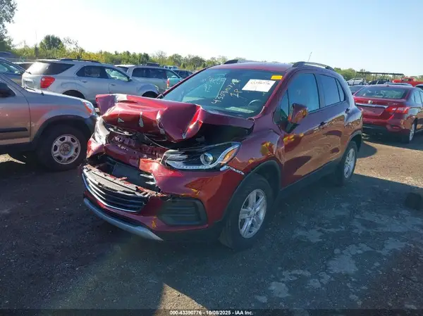 KL7CJPSM4NB533853 2022 CHEVROLET TRAX - Image 2