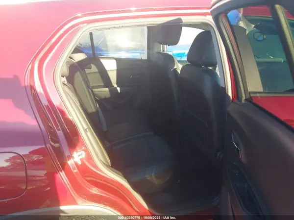 KL7CJPSM4NB533853 2022 CHEVROLET TRAX - Image 8