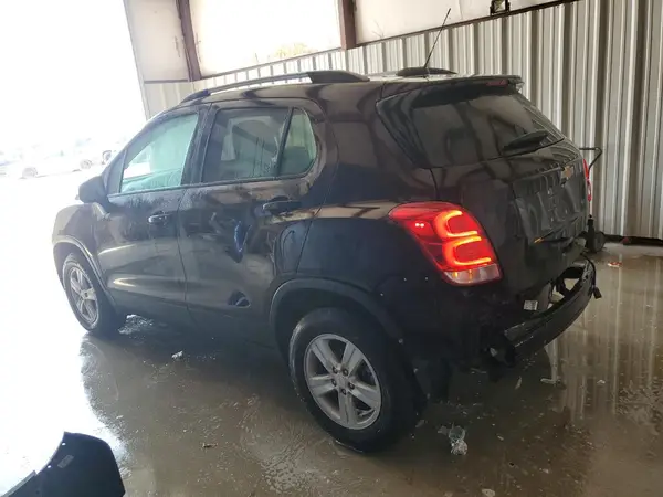 KL7CJPSM4NB535649 2022 CHEVROLET TRAX - Image 2