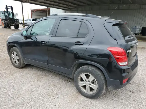KL7CJPSM4NB535697 2022 CHEVROLET TRAX - Image 2