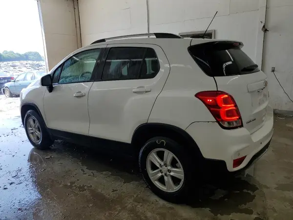 KL7CJPSM4NB540253 2022 CHEVROLET TRAX - Image 2