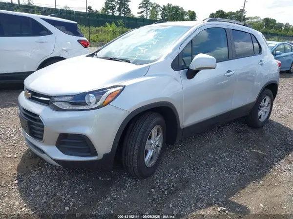 KL7CJPSM4NB551219 2022 CHEVROLET TRAX - Image 2