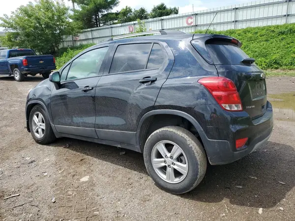 KL7CJPSM4NB556520 2022 CHEVROLET TRAX - Image 2