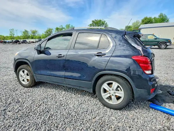 KL7CJPSM4NB558199 2022 CHEVROLET TRAX - Image 2