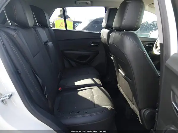 KL7CJPSM4NB559983 2022 CHEVROLET TRAX - Image 8