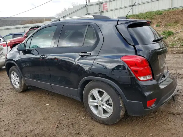 KL7CJPSM4NB563192 2022 CHEVROLET TRAX - Image 2