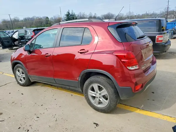 KL7CJPSM4NB564102 2022 CHEVROLET TRAX - Image 2