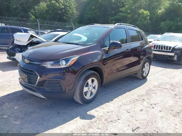 KL7CJPSM4NB568585 2022 CHEVROLET TRAX - Image 2