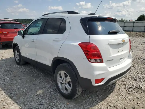 KL7CJPSM4NB569607 2022 CHEVROLET TRAX - Image 2