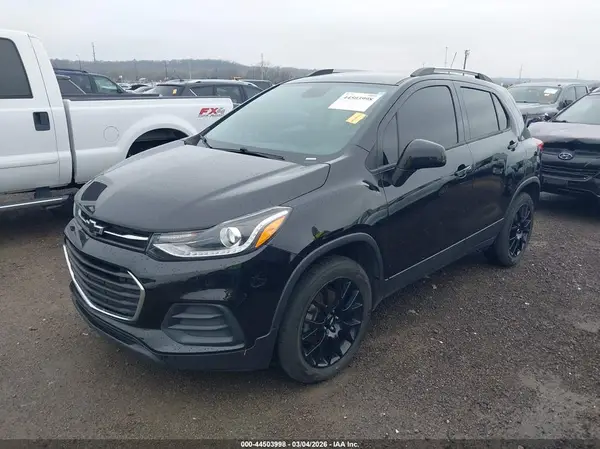 KL7CJPSM5MB361296 2021 CHEVROLET TRAX - Image 2