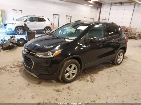 KL7CJPSM5MB363310 2021 CHEVROLET TRAX - Image 2