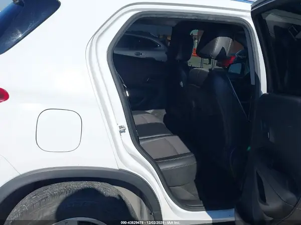 KL7CJPSM5MB364747 2021 CHEVROLET TRAX - Image 8