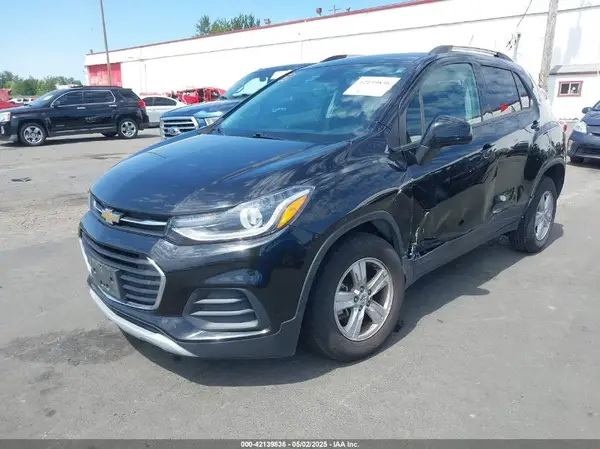 KL7CJPSM5MB365722 2021 CHEVROLET TRAX - Image 2