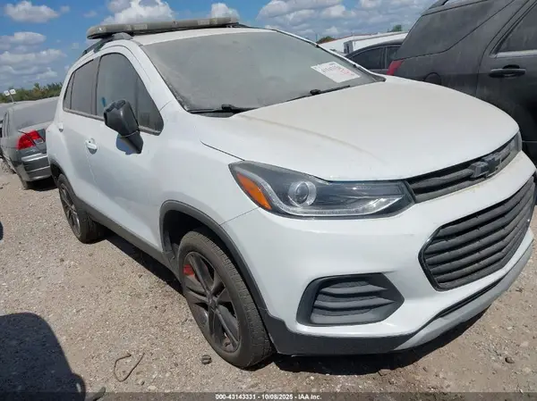 KL7CJPSM5MB366899 2021 CHEVROLET TRAX - Image 1