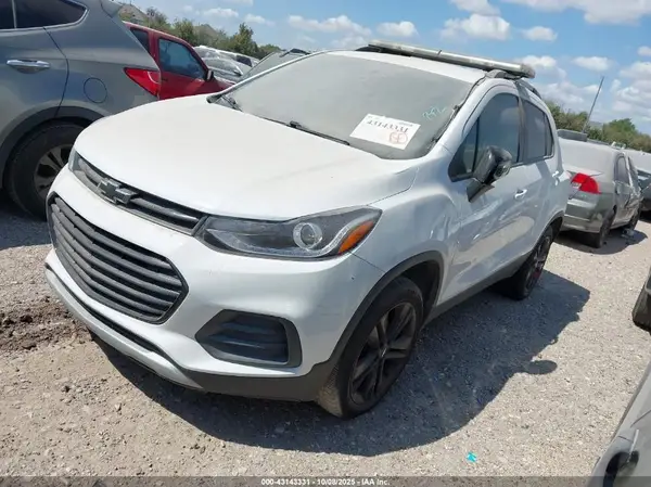 KL7CJPSM5MB366899 2021 CHEVROLET TRAX - Image 2