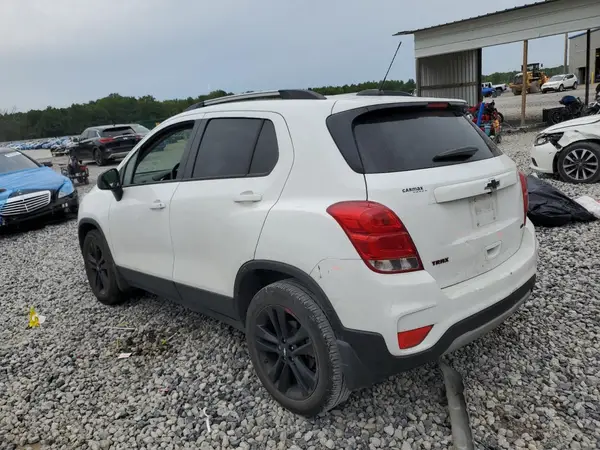 KL7CJPSM5MB369902 2021 CHEVROLET TRAX - Image 2