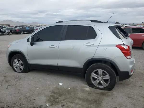 KL7CJPSM5MB371424 2021 CHEVROLET TRAX - Image 2