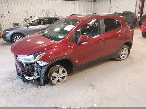 KL7CJPSM5NB500019 2022 CHEVROLET TRAX - Image 2