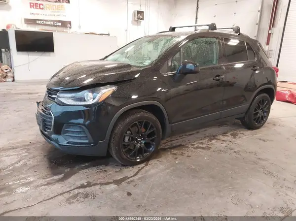 KL7CJPSM5NB500571 2022 CHEVROLET TRAX - Image 2