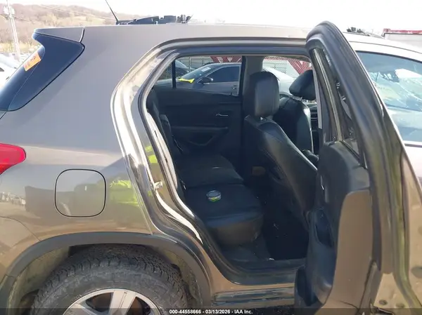 KL7CJPSM5NB508492 2022 CHEVROLET TRAX - Image 8