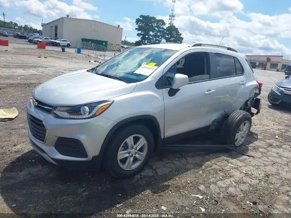 KL7CJPSM5NB518004 2022 CHEVROLET TRAX - Image 2