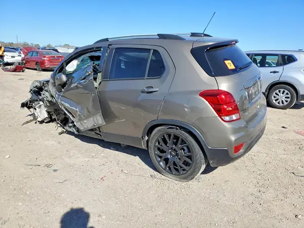 KL7CJPSM5NB533845 2022 CHEVROLET TRAX - Image 2