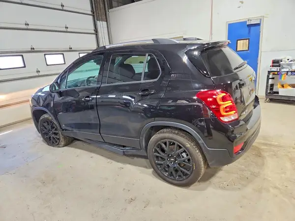 KL7CJPSM5NB534770 2022 CHEVROLET TRAX - Image 2