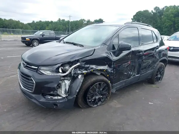 KL7CJPSM5NB539743 2022 CHEVROLET TRAX - Image 2