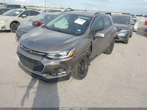 KL7CJPSM5NB542061 2022 CHEVROLET TRAX - Image 2