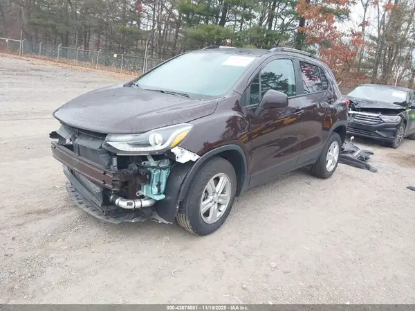KL7CJPSM5NB542481 2022 CHEVROLET TRAX - Image 2
