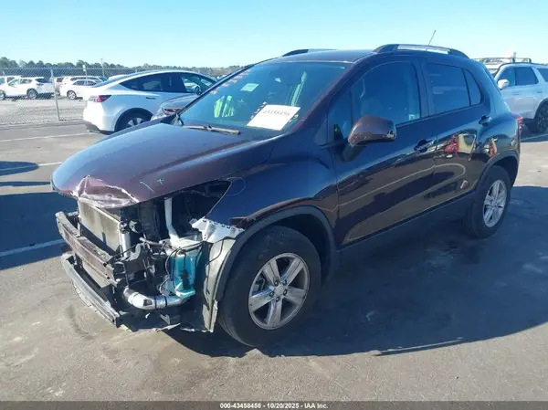 KL7CJPSM5NB542576 2022 CHEVROLET TRAX - Image 2