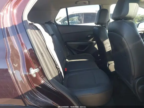 KL7CJPSM5NB542576 2022 CHEVROLET TRAX - Image 8