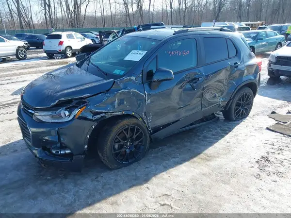 KL7CJPSM5NB551181 2022 CHEVROLET TRAX - Image 2