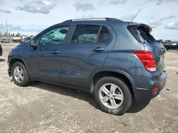 KL7CJPSM5NB560303 2022 CHEVROLET TRAX - Image 2