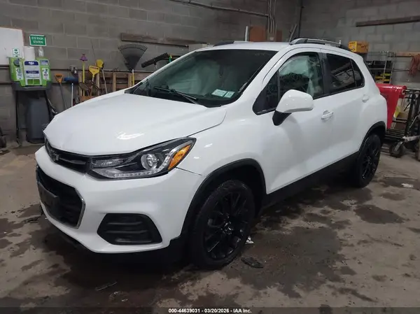 KL7CJPSM5NB562309 2022 CHEVROLET TRAX - Image 2