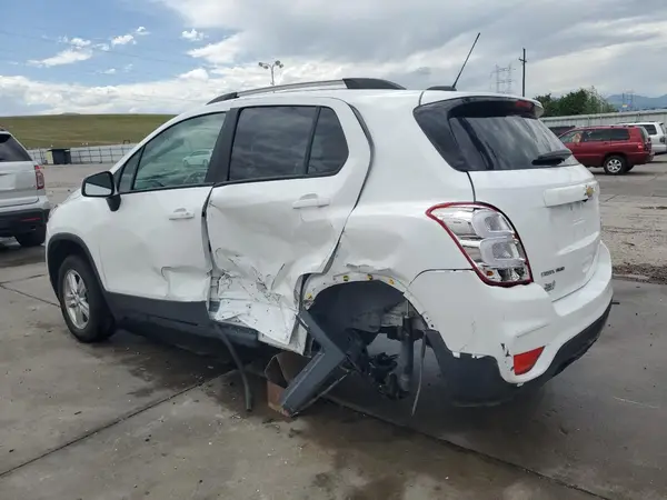 KL7CJPSM5NB564755 2022 CHEVROLET TRAX - Image 2