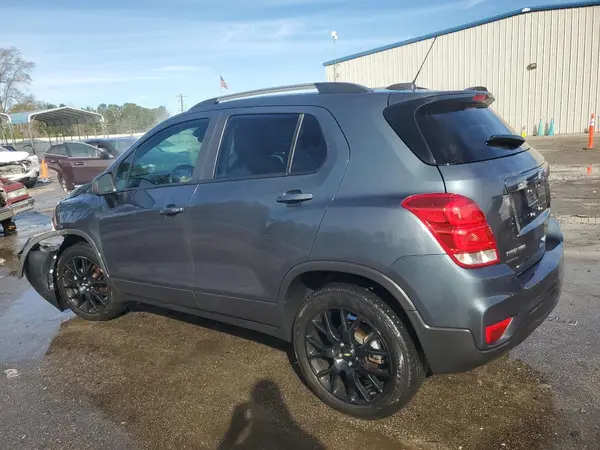 KL7CJPSM5NB565811 2022 CHEVROLET TRAX - Image 2