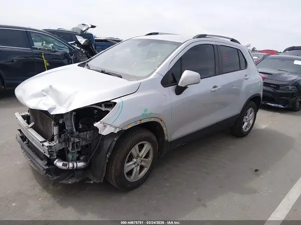 KL7CJPSM5NB567915 2022 CHEVROLET TRAX - Image 2