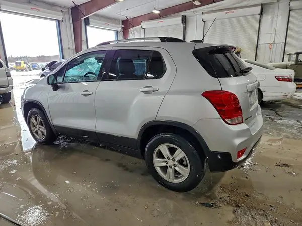KL7CJPSM6MB364000 2021 CHEVROLET TRAX - Image 2