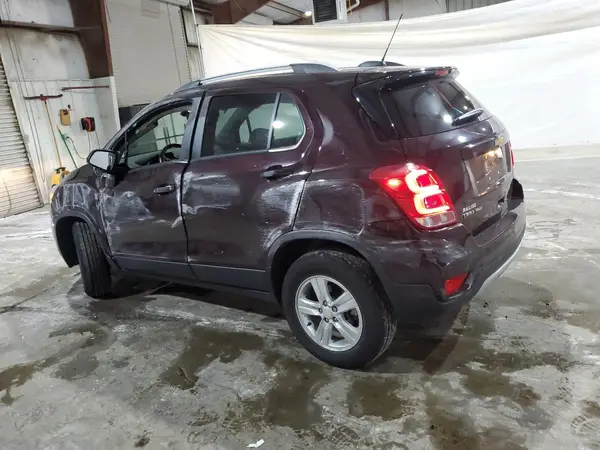 KL7CJPSM6MB369763 2021 CHEVROLET TRAX - Image 2