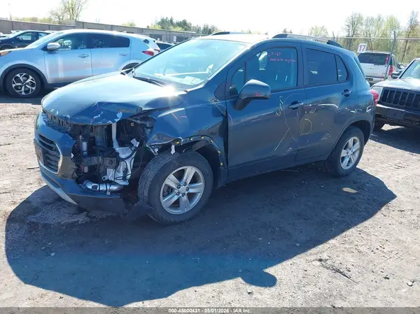KL7CJPSM6MB377040 2021 CHEVROLET TRAX - Image 2
