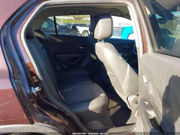 KL7CJPSM6NB510073 2022 CHEVROLET TRAX - Image 8